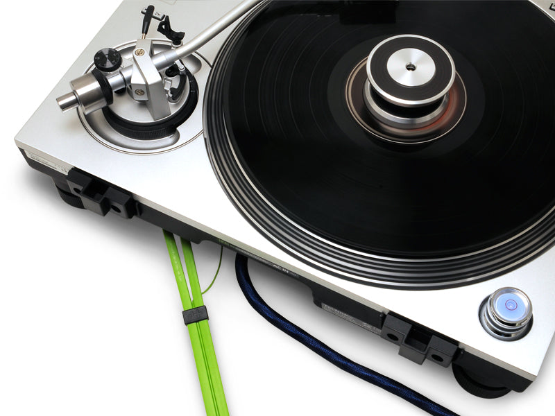 NEO d+ Premium RCA + Ground Turntable Cable (Class B) by Oyaide Elec. Co.